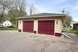 810 8th Ave, Worthington, MN 56187 - Photo 11