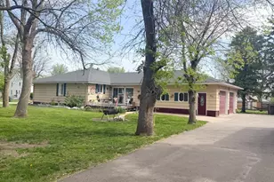 810 8th Ave, Worthington, MN 56187 - Photo 5