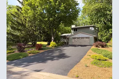 850 Winthrop Street S, Saint Paul, MN 55119 - Photo 3