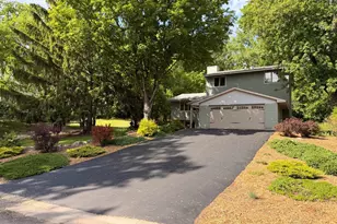 850 Winthrop St S, Saint Paul, MN 55119 - Photo 3