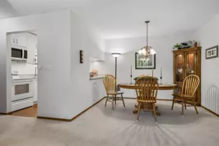35 Nathan Ln N, Plymouth, MN 55441 - Photo 9