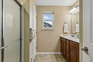 708 Rockburn Rd, Chanhassen, MN 55317 - Photo 23