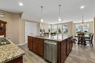 708 Rockburn Rd, Chanhassen, MN 55317 - Photo 13