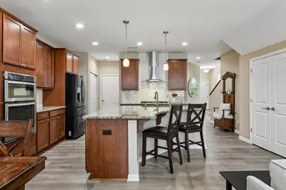 708 Rockburn Road, Chanhassen, MN 55317 - Photo 9