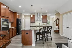 708 Rockburn Rd, Chanhassen, MN 55317 - Photo 9