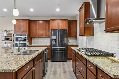 708 Rockburn Road, Chanhassen, MN 55317 - Photo 11