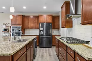 708 Rockburn Rd, Chanhassen, MN 55317 - Photo 11