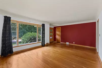 1739 Hampshire Avenue, Saint Paul, MN 55116 - Photo 7