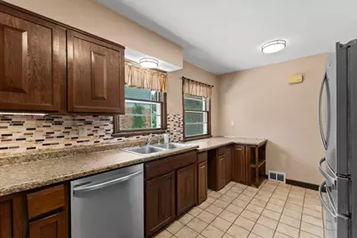 1739 Hampshire Avenue, Saint Paul, MN 55116 - Photo 11