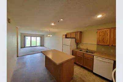 1059 Manor Court, Saint Cloud, MN 56303 - Photo 5