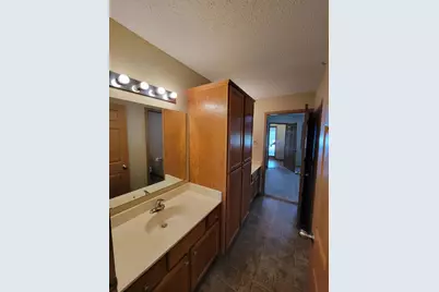 1059 Manor Court, Saint Cloud, MN 56303 - Photo 15