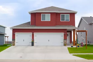 1045 46th Ave S, Moorhead, MN 56560 - Photo 1