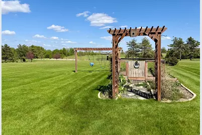 15315 Elm Court, Faribault, MN 55021 - Photo 5