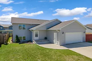809 24th Ave NW, Austin, MN 55912 - Photo 1