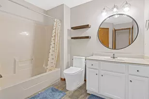 17980 Cobblestone Way, Eden Prairie, MN 55347 - Photo 23