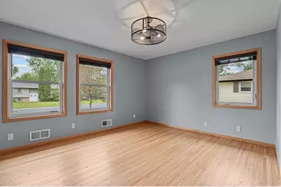 10101 Harrison Road, Bloomington, MN 55437 - Photo 19