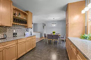 10101 Harrison Rd, Bloomington, MN 55437 - Photo 9