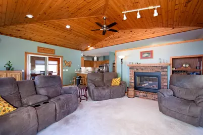1524 Squirrels Nest Road, Kasota, MN 56050 - Photo 9