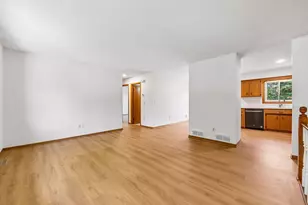 6990 Redwing Ln, Chanhassen, MN 55317 - Photo 5