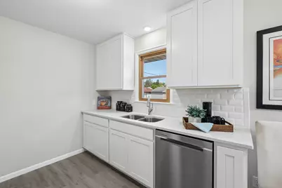 2203 Maryland Avenue E, Saint Paul, MN 55119 - Photo 5