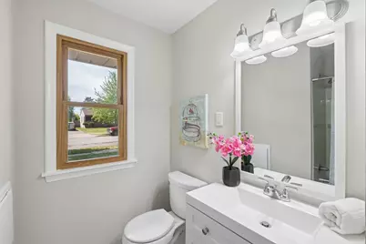 2203 Maryland Avenue E, Saint Paul, MN 55119 - Photo 9