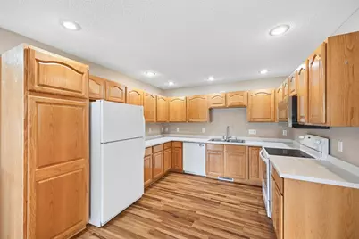 1013 Prairie View Drive SW, Hutchinson, MN 55350 - Photo 11