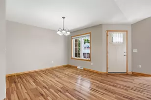 1013 Prairieview Dr SW, Hutchinson, MN 55350 - Photo 9