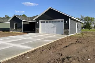 715 Cherry Ln, Perham, MN 56573 - Photo 7