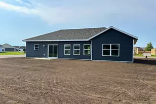 715 Cherry Ln, Perham, MN 56573 - Photo 5