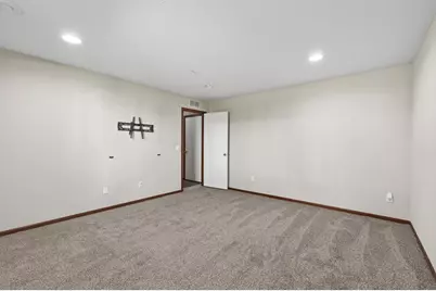 1957 Commonwealth Boulevard #4, Chanhassen, MN 55317 - Photo 37