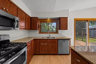 13924 W Preserve Blvd, Burnsville, MN 55337 - Photo 7