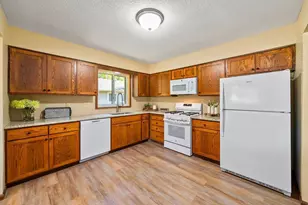 15769 Hayes Trail, Apple Valley, MN 55124 - Photo 3