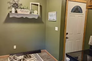 508 Merriam Ave S, Thief River Falls, MN 56701 - Photo 7