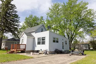 804 Redding Ave, Windom, MN 56101 - Photo 3