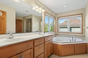 655 Lexie Ct, Eagan, MN 55123 - Photo 23