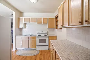 692 4th St E, Saint Paul, MN 55106 - Photo 7