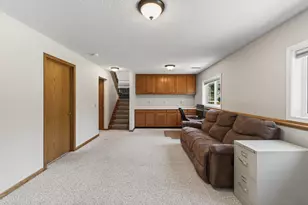 9325 Andrea Dr, Woodbury, MN 55125 - Photo 17