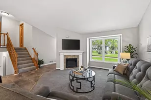 9325 Andrea Dr, Woodbury, MN 55125 - Photo 5