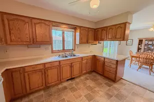 2411 Kenwood Dr SW, Willmar, MN 56201 - Photo 11