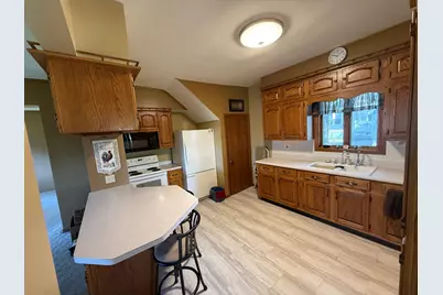 209 S Spring Avenue, Springfield, MN 56087 - Photo 3