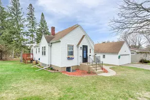 816 NW 9th St, Grand Rapids, MN 55744 - Photo 3