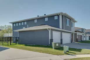 3255 10th St N, Fargo, ND 58102 - Photo 5