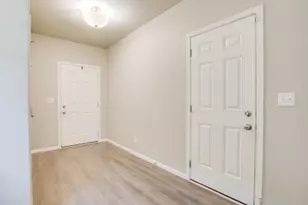 3255 10th St N, Fargo, ND 58102 - Photo 7
