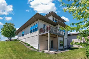 1236 Vernon Dr, Carver, MN 55315 - Photo 51