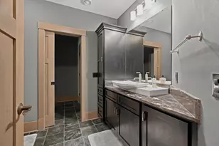 10721 Watersedge Ln, Woodbury, MN 55129 - Photo 133
