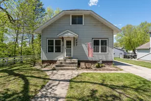 422 S 2nd St, Le Sueur, MN 56058 - Photo 1