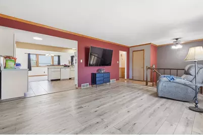 400 E Southview Drive, Marshall, MN 56258 - Photo 11