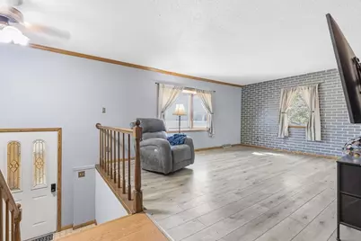 400 E Southview Drive, Marshall, MN 56258 - Photo 9