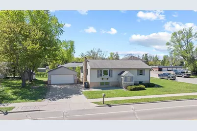 400 E Southview Drive, Marshall, MN 56258 - Photo 1