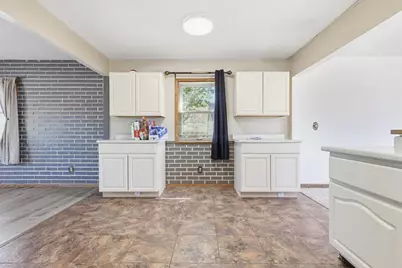 400 E Southview Drive, Marshall, MN 56258 - Photo 17